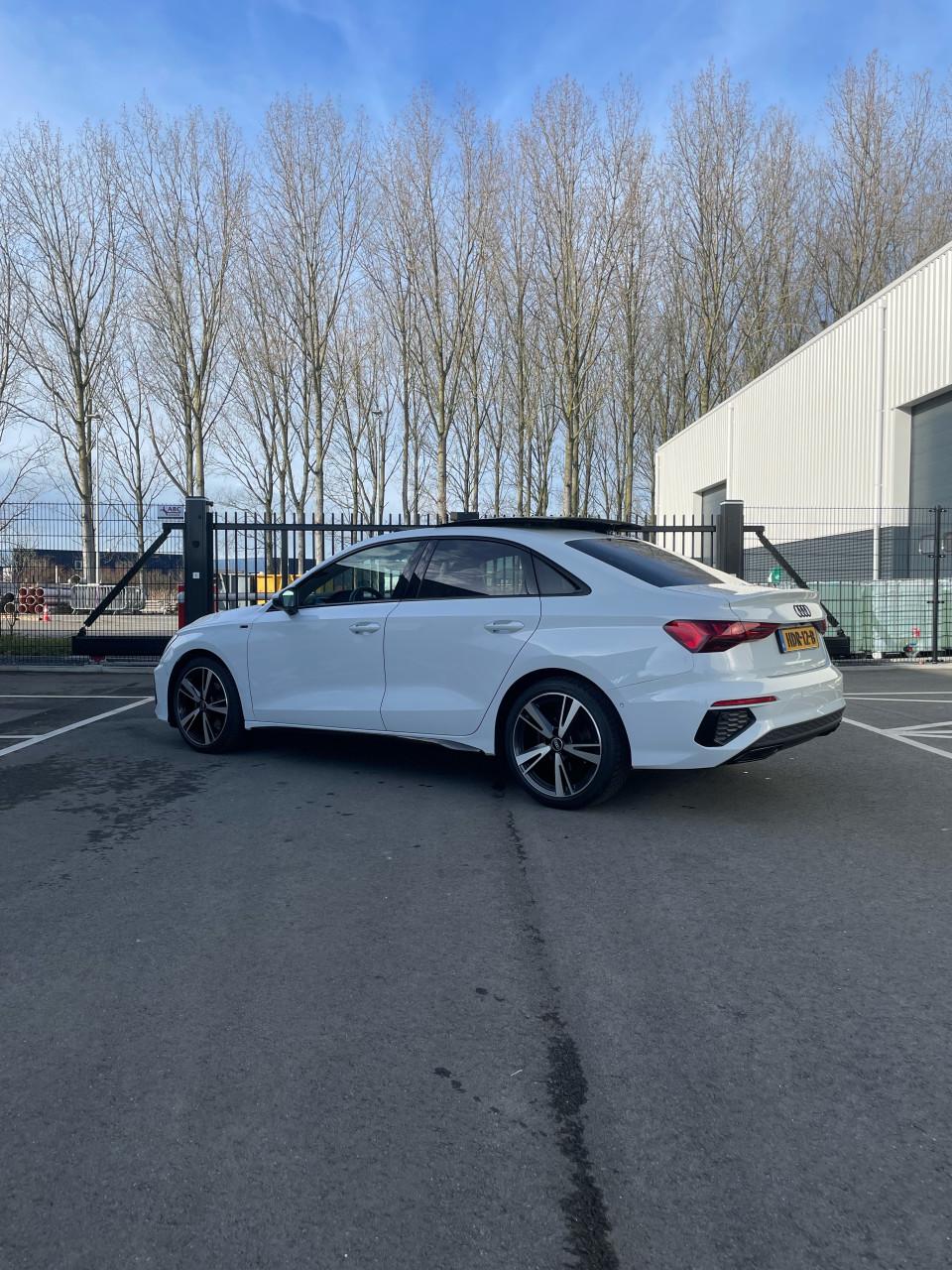 Audi A3 1.5 TFSI MHEV S-Line Wit