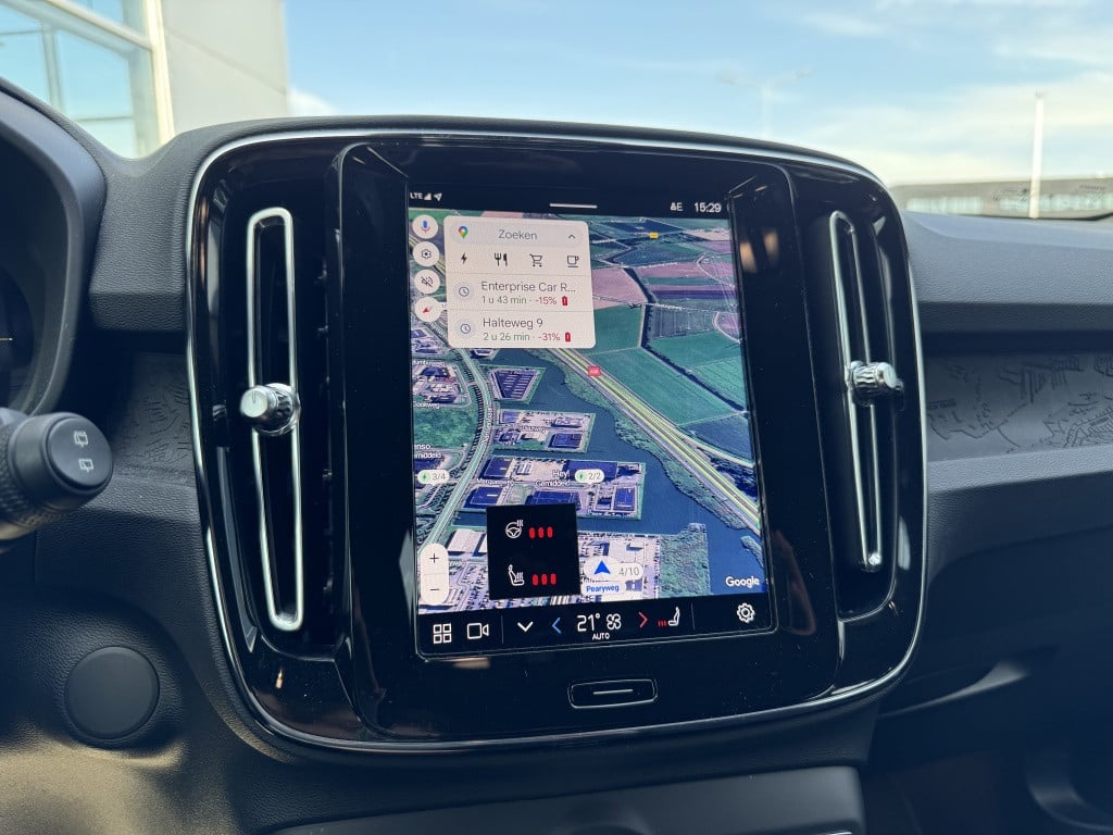 Volvo XC40 extended plus 252pk 82 kwh| trekhaak| adap.criuise| stoel.verw|