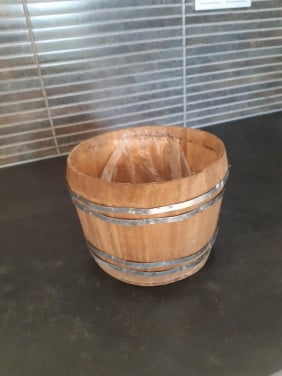 Houten bloempot geen koeriersdiensten