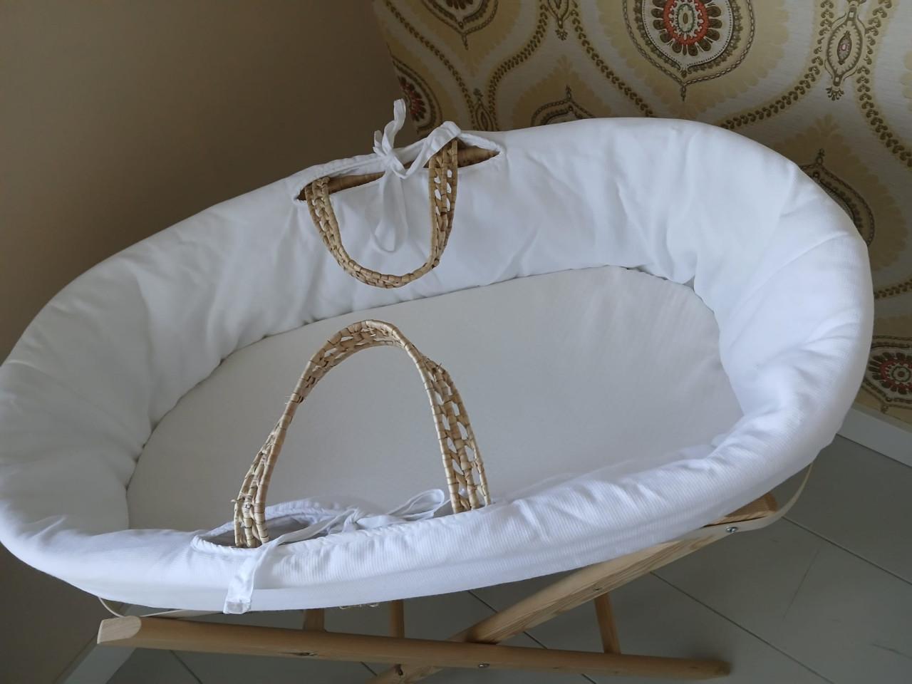 Mozesmandje met standaard wieg