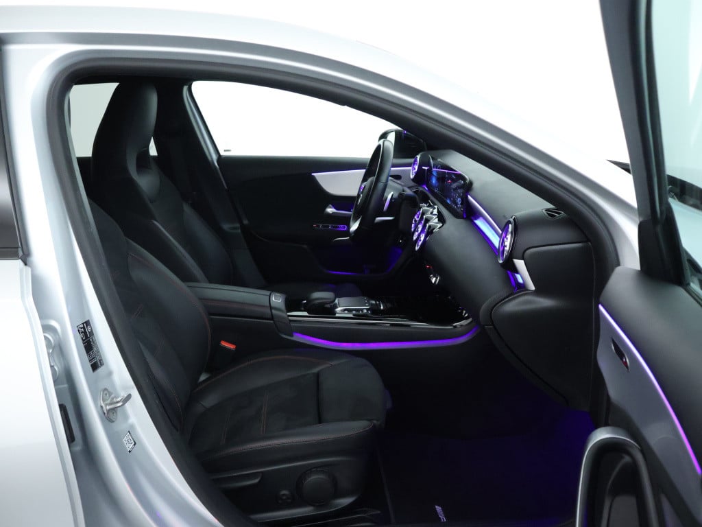 Mercedes-Benz A-Klasse 250 e business solution amg inclusief 24 maanden mb 