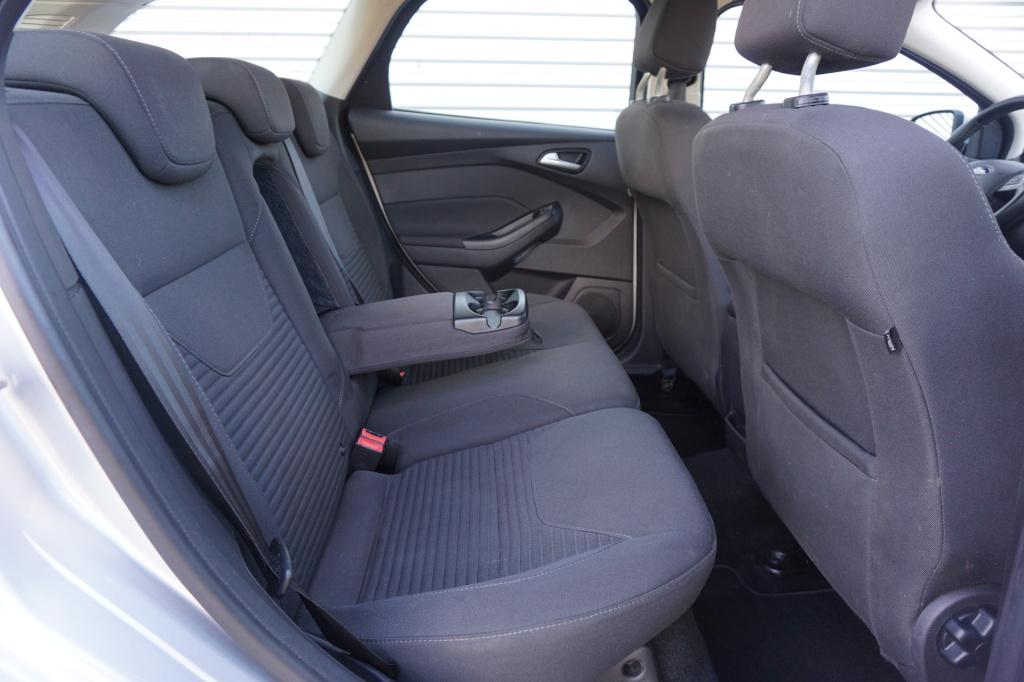 Ford Focus wagon 1.0 titanium edition climate / navi / cruise / parkeers. /