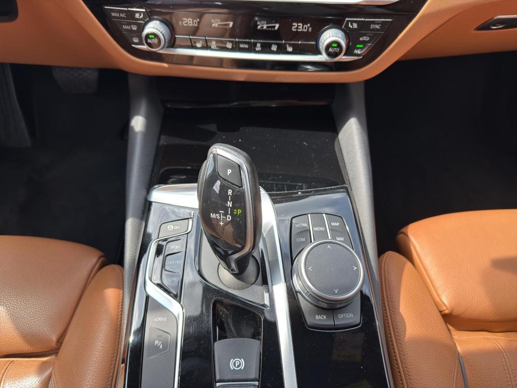BMW 5 Serie 530 e iperformance | leder | sportstoelen | sfeer | camera | pa