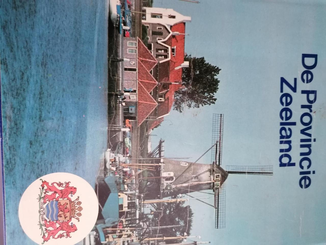 9 Zeeuwse boekjes en tegeltje Middelburg