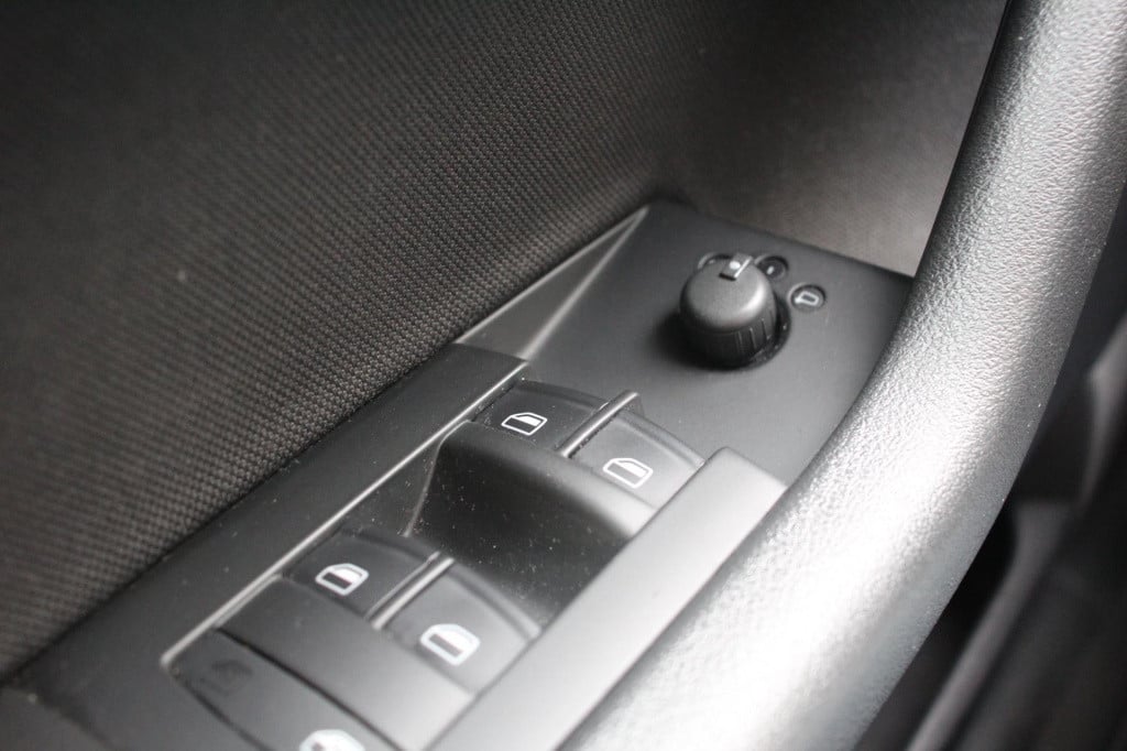 Audi A3 sportback 1.4 tfsi attraction - carplay wireless - navi - clima - 1