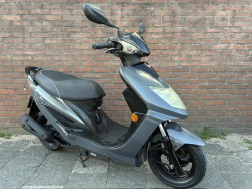 MOOIE KYMCO VP 50 SNOR SCOOTER ! BOUWJAAR 2015