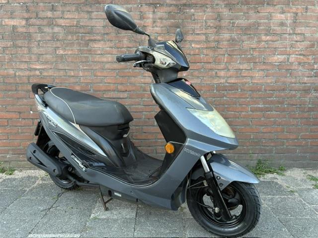 MOOIE KYMCO VP 50 SNOR SCOOTER ! BOUWJAAR 2015