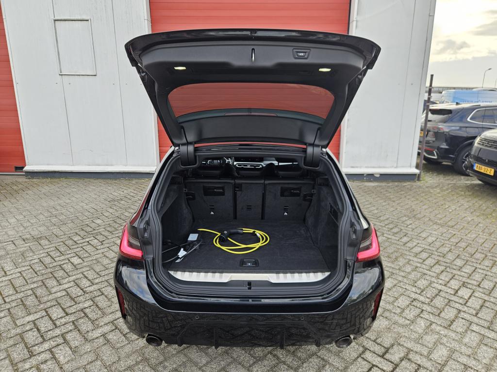 BMW 3-serie touring 330e m-sport | acc | carplay | camera