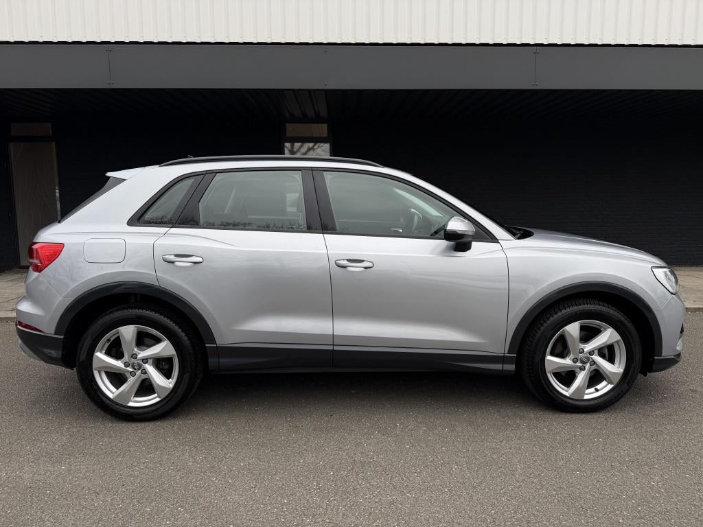 Audi Q3 35 tfsi advance pro line // sline interieur //