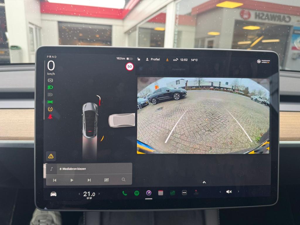 Tesla Model Y long range awd 75 kwh