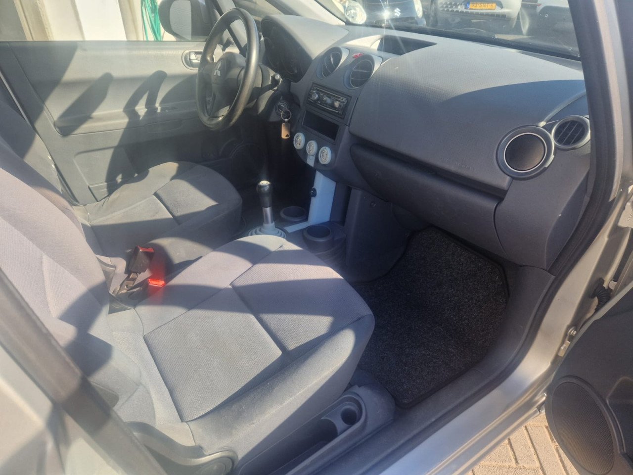 TE KOOP MITSUBISHI COLT 1.3 INFORM COOL PACK