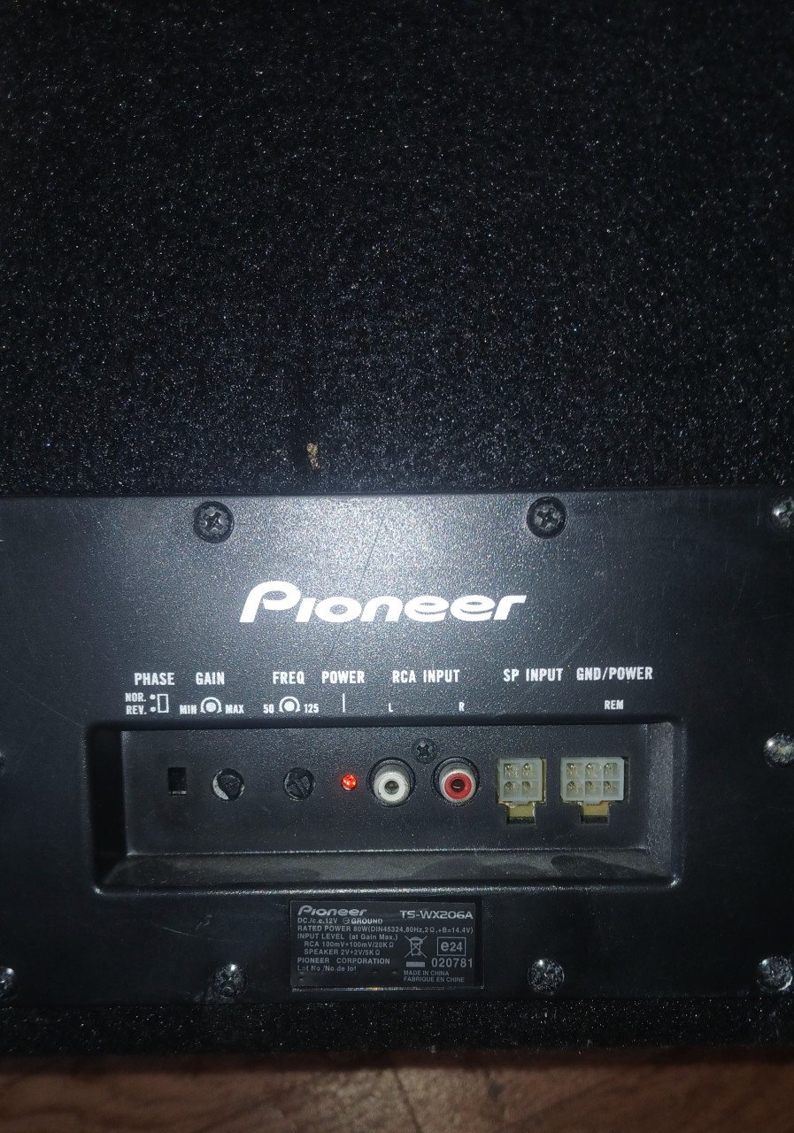 Mooi Pioneer subwoofer