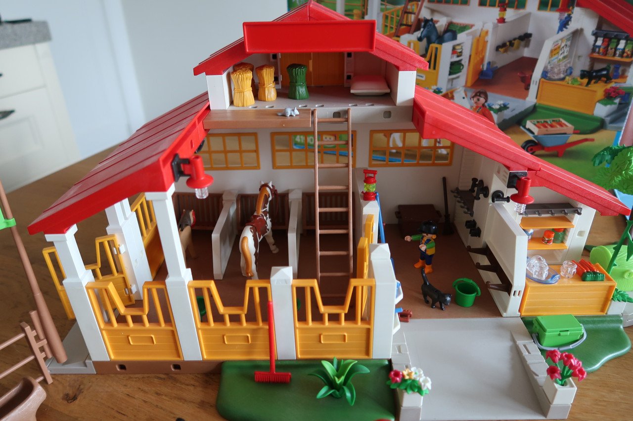 Playmobil "De Paarden Manege" compleet in doos + boekje €25,00