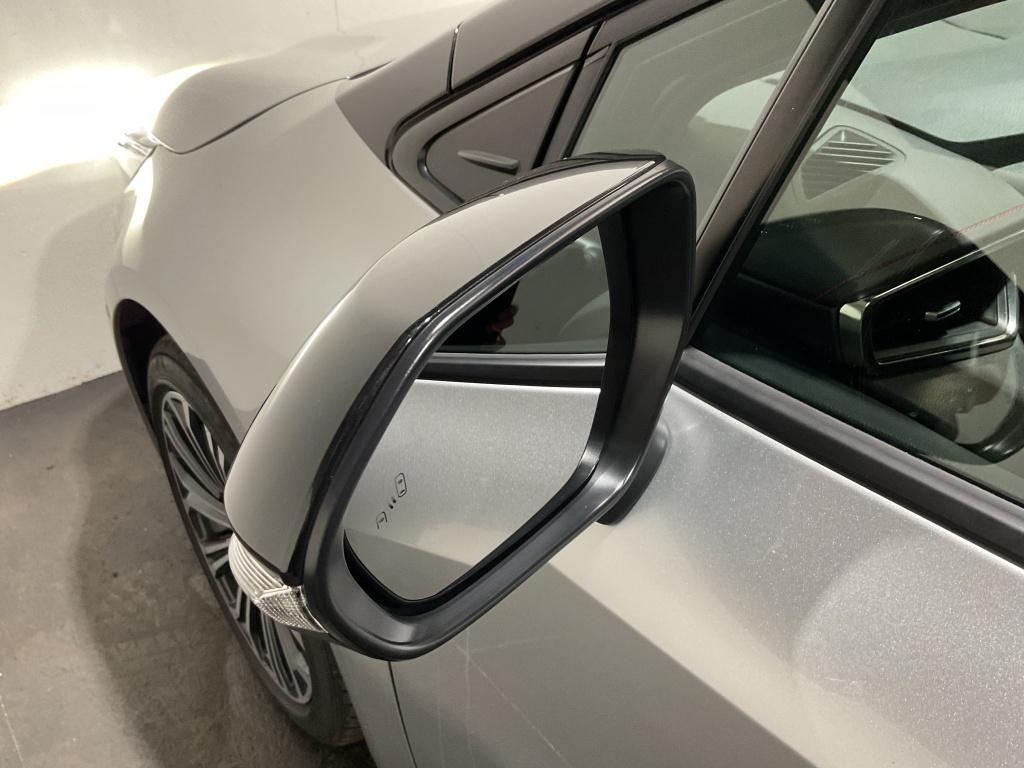 Toyota Corolla Touring Sports 1.8 hybrid executive | navi | bi-tone | camer