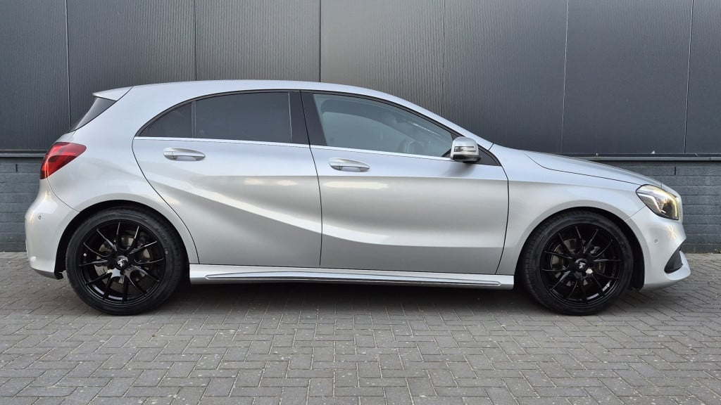 Mercedes-Benz A-Klasse 180 bus.sol amg*led*navi*stoelvrw*18 inch*leder*zwar