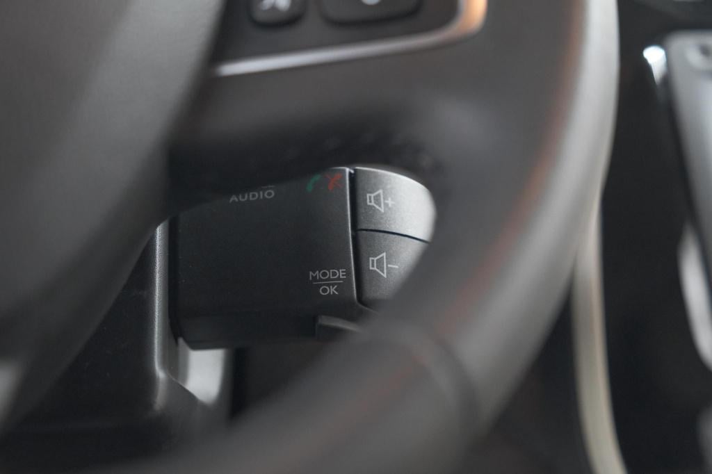 Renault Captur tce 90 limited | navigatie | airco | elektrische ramen | 16 