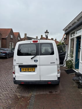 Nissan E NV200