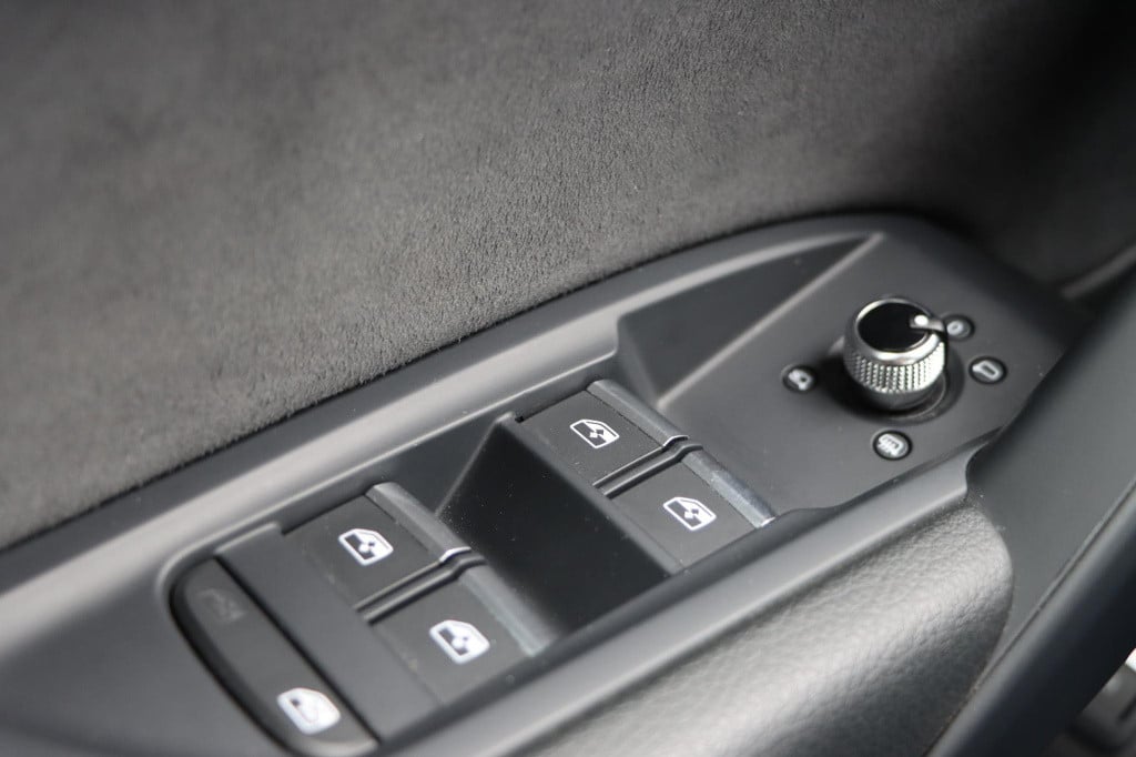 Audi Q5 55 tfsi e quattro s edition competition 367pk