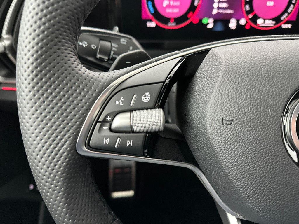 Skoda Kodiaq 1.5 tsi phev sportline business trekhaak - lm 19 inch - 360 ca