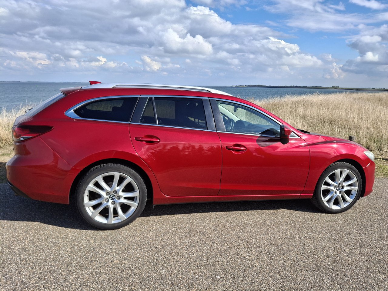 Mazda 6 sportbreak 2.0 SkyActiv rood metallic leder