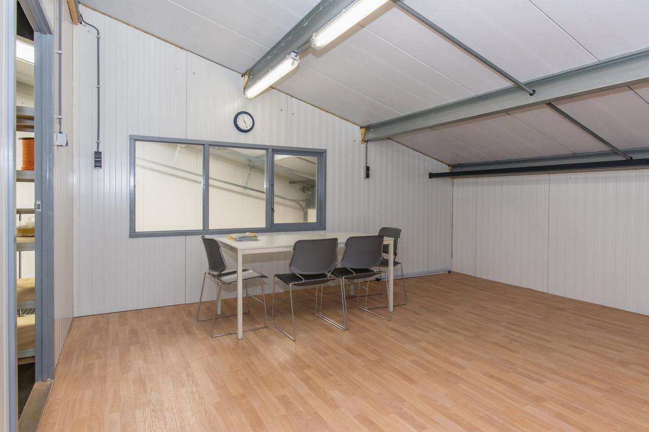 TE HUUR: Ruime loods - 200m2 - Bedrijventerrein Cruijckelcreke