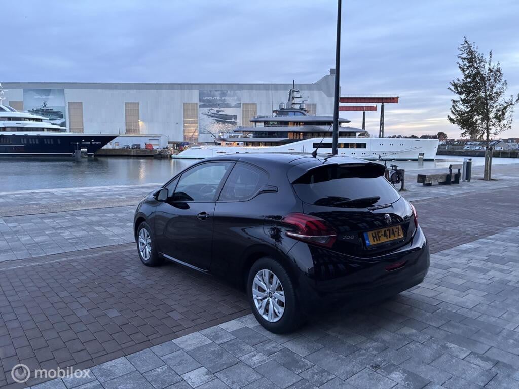 Peugeot 208, 1.2 PureTech Active km145.455 Nap Bj2015