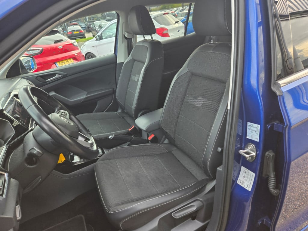 Volkswagen T-cross 1.0 tsi 115pk t-cross life r-design | trekhaak | camera