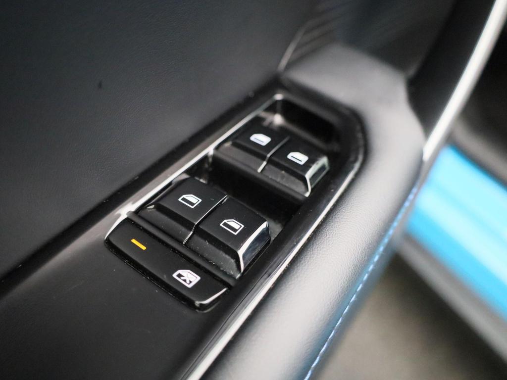 MG Mg4 64 kwh luxury all-season banden / navigatiesysteem / carplay / remot