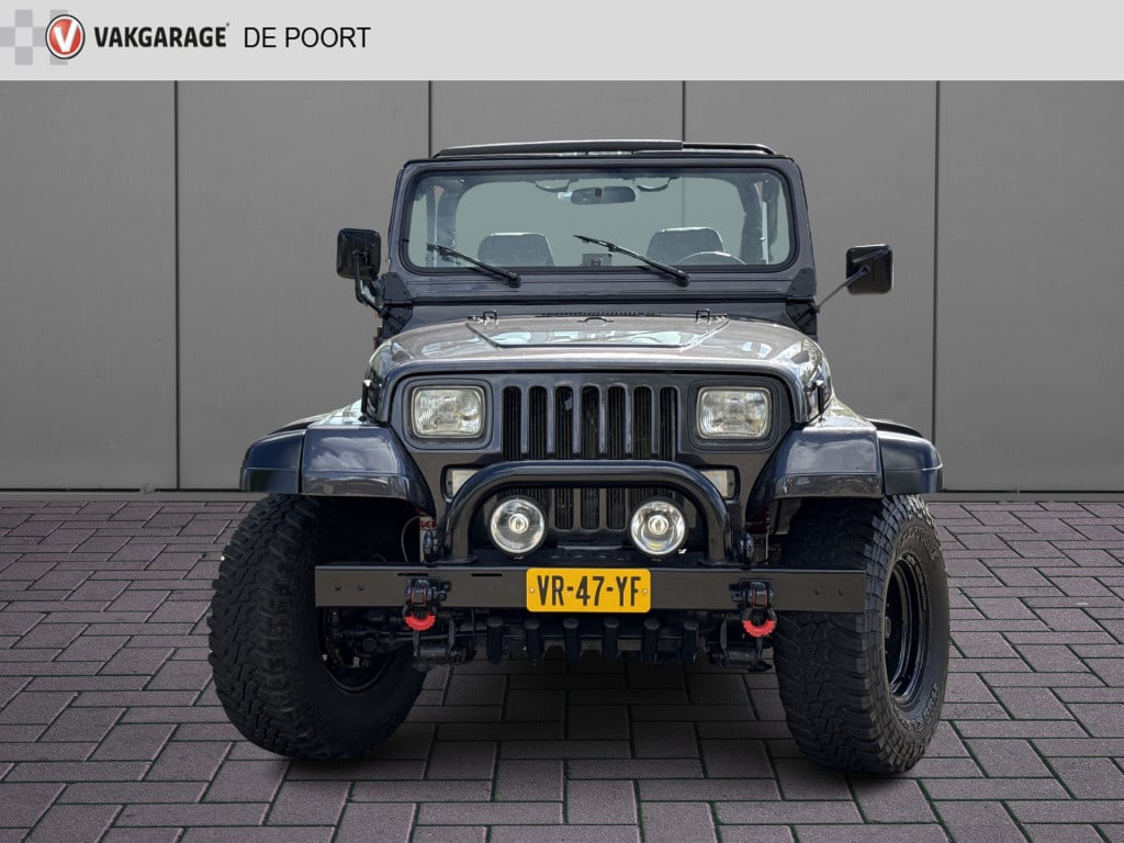 Jeep Wrangler 4.0i sport | gerestaureerd | bullbar | sidebars | trekhaak