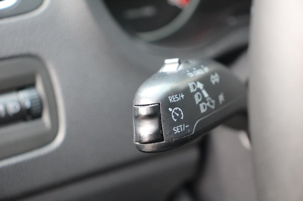Volkswagen Polo 1.2 tsi highline - trekhaak - stoel verw - schuifkanteldak 