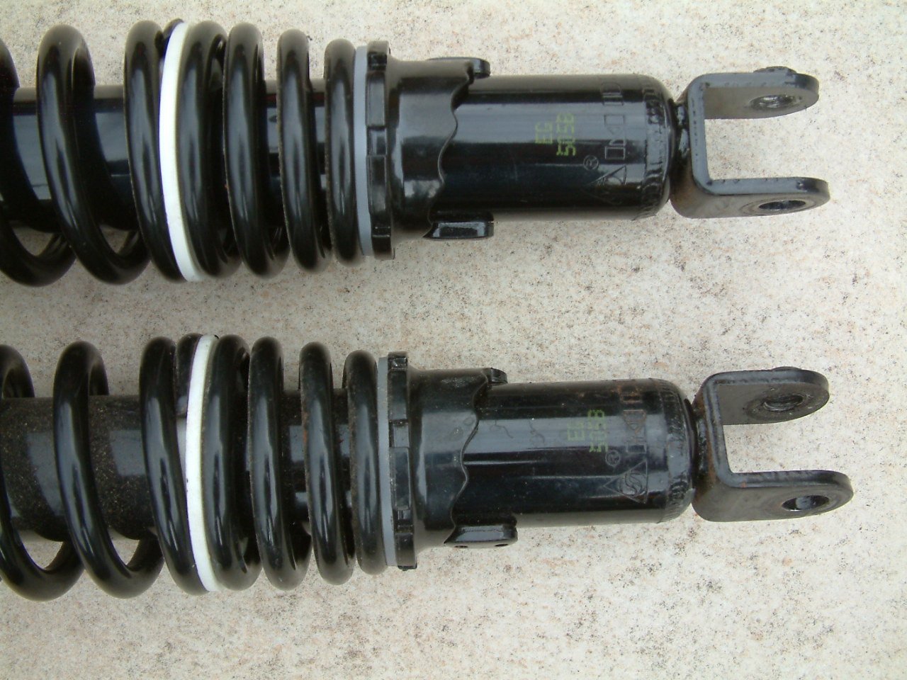 Schokbrekers  koni en andere  34 en 36 cm h o h