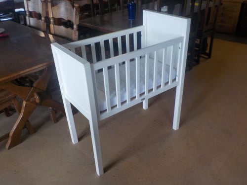 Baby bedje 40 x 80 cm met bodem en matras in zeer goede staat