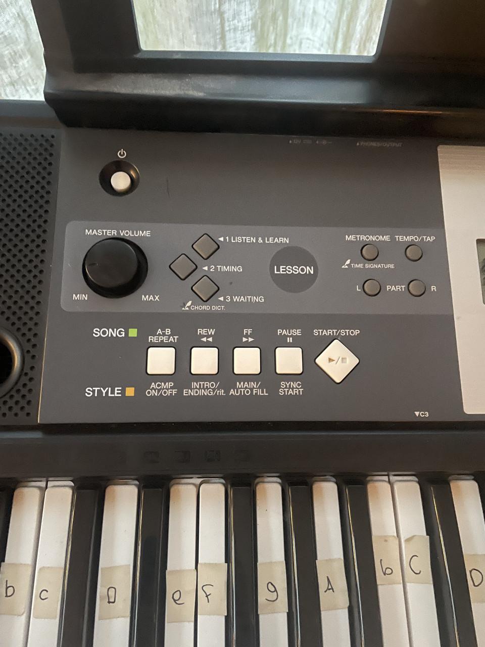 Yamaha YPT-230 keyboard (incl gratis standaard)