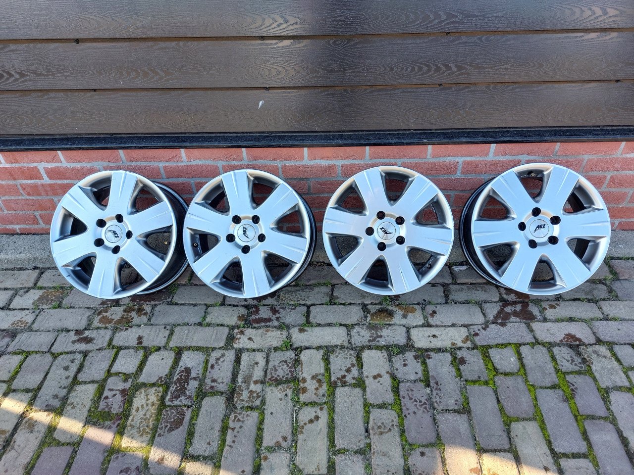 Set 16 inch AEZ lichtmetalen wielen