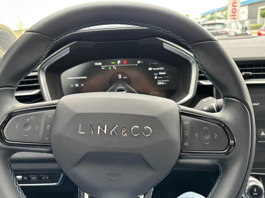Lynk & Co 01 1.5 261pk plug in hybrid, panodak, 360gr camera, adaptive cc, 