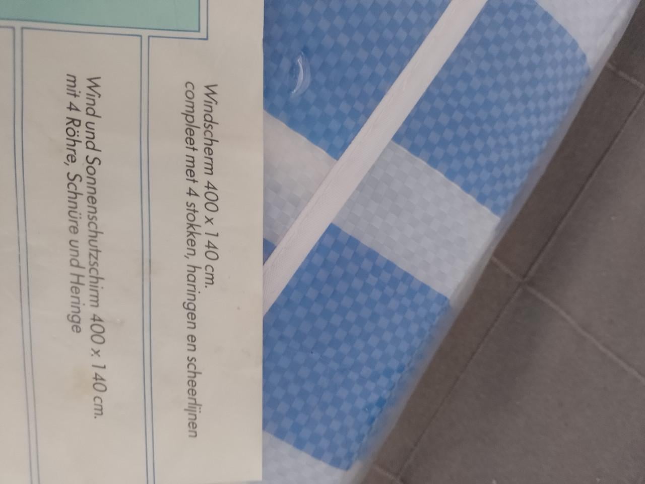 Windscherm blauw- nieuw in de verpakking-
