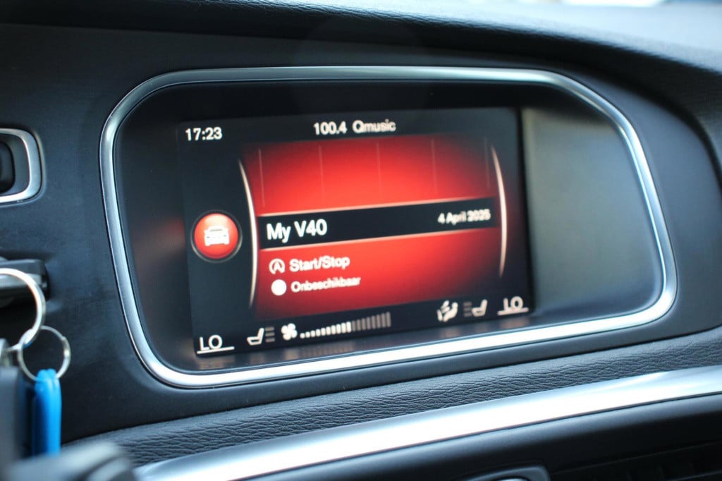 Volvo V40 1.5 t2 momentum automaat - actieprijs: €17.735,- t/m 20 augustus!