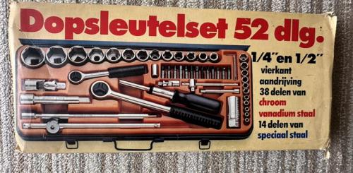 NIEUWE 52 DELIGE DOPSLEUTELSET MET BITJES.