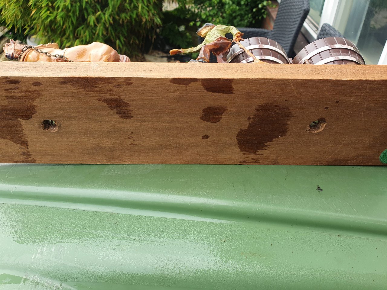 Leuk groot vintage paard met koets, houten sokkel aangeboden....