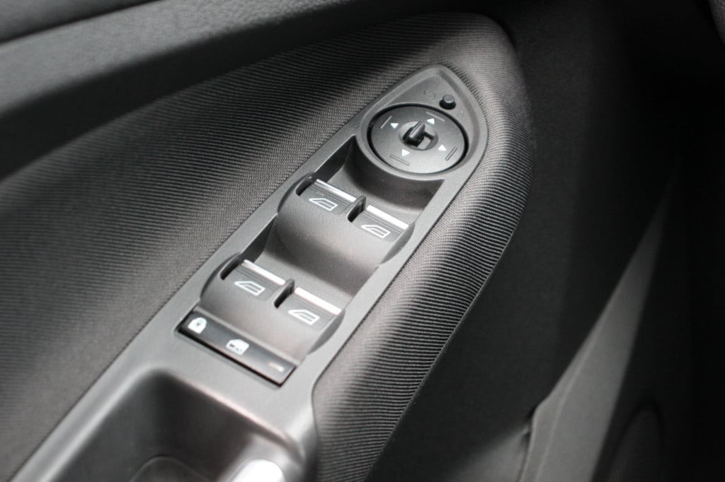 Ford C-max 1.5 titanium automaat | achteruitrijcamera | led | camera | stoe