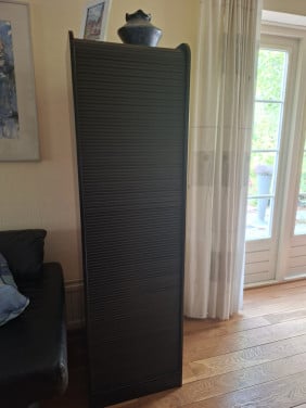 Kast met roldeur