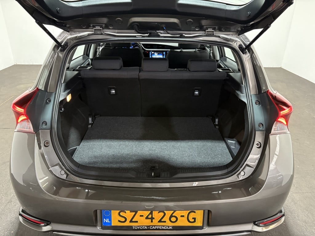 Toyota Auris 1.8 hybrid energy.