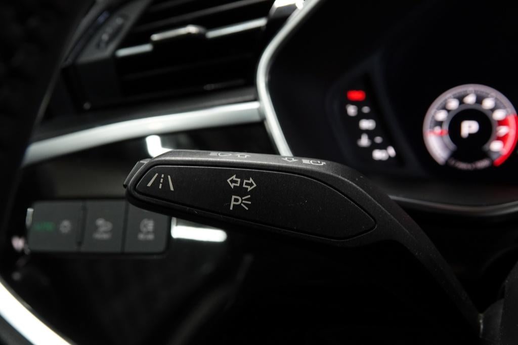 Audi Q3 35 tfsi pro line | keyless | led | camera |