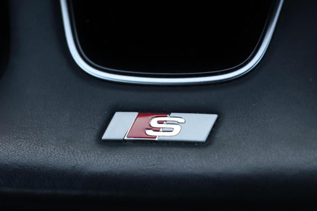 Audi A4 avant 35 tfsi s edition 150pk s tronic