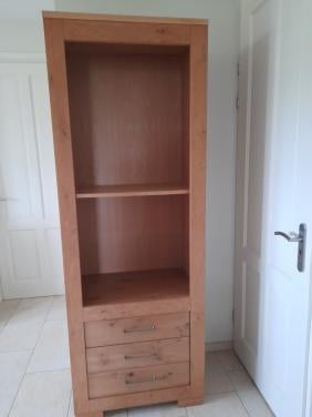 Prachtige degelijke  kast  74 x 45 x 207H ( in goede nette staat )