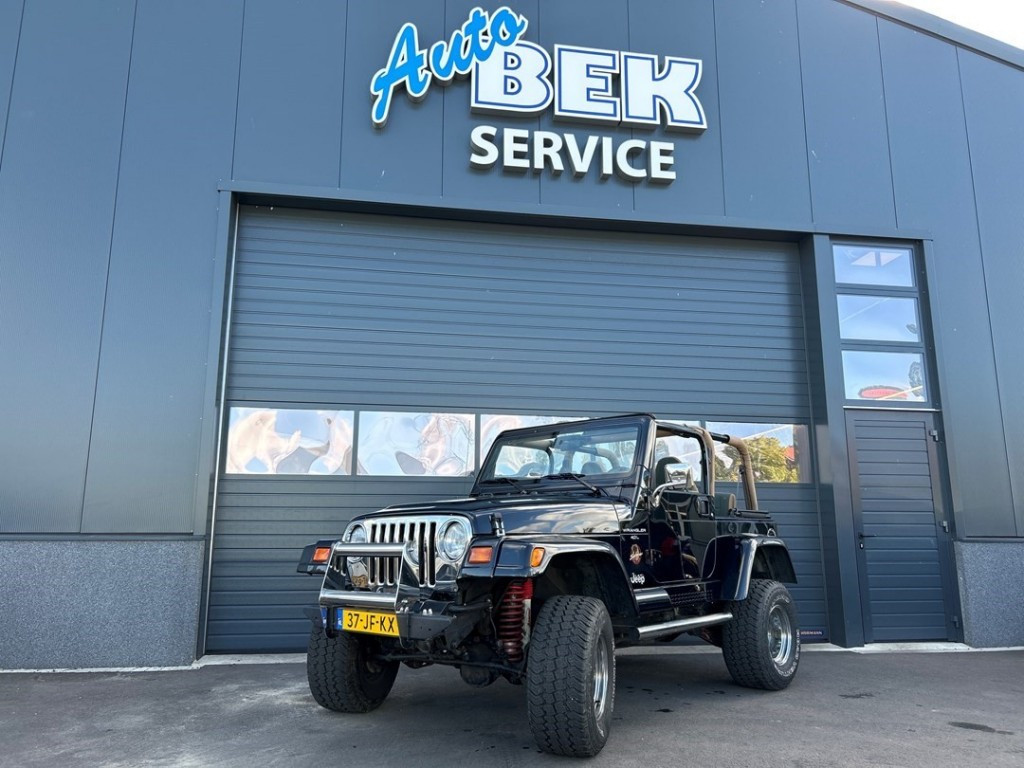 Jeep Wrangler sahara edition