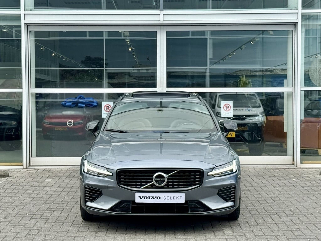 Volvo V60 t6 340pk recharge r-design| panodak| adap.cruise| 360camera| tre