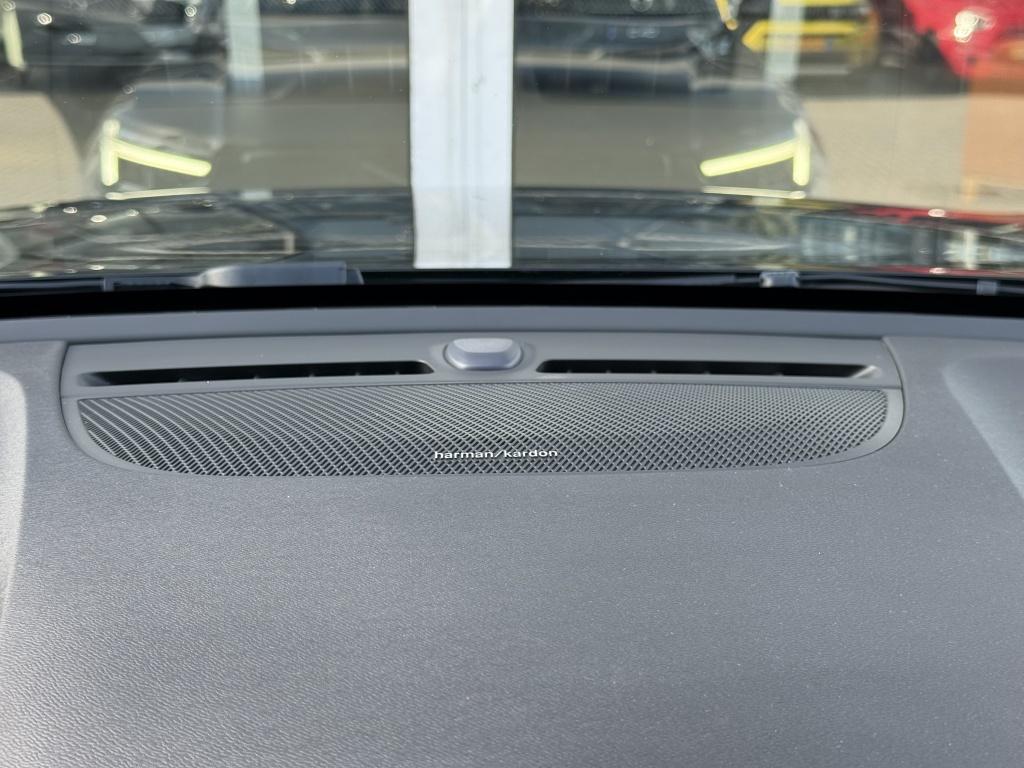 Volvo XC40 t4 211pk recharge plus dark| panodak| camera| h&k sound| elek.