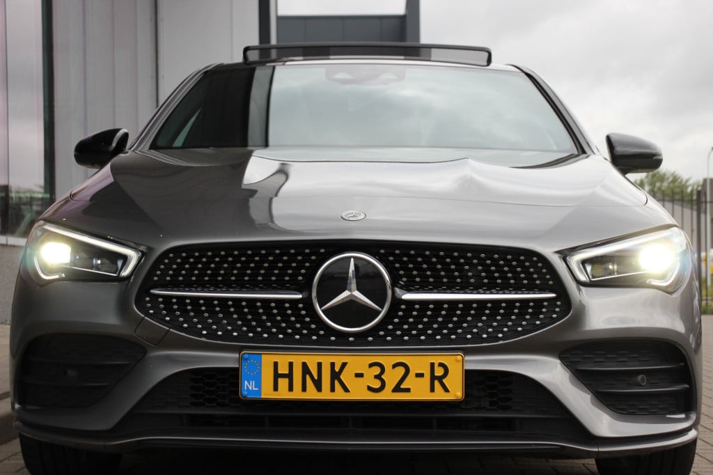 Mercedes-Benz Cla 220 4matic premium plus amg | pano | memory | acc | camer