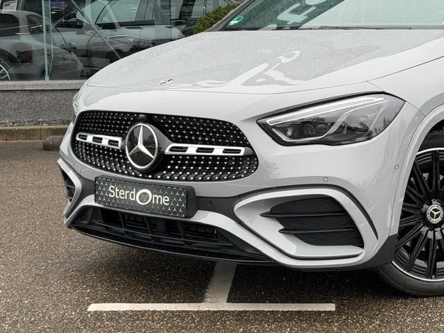 Mercedes-Benz Gla-klasse 180 amg line i 2025 i panorama dak i manufaktur al